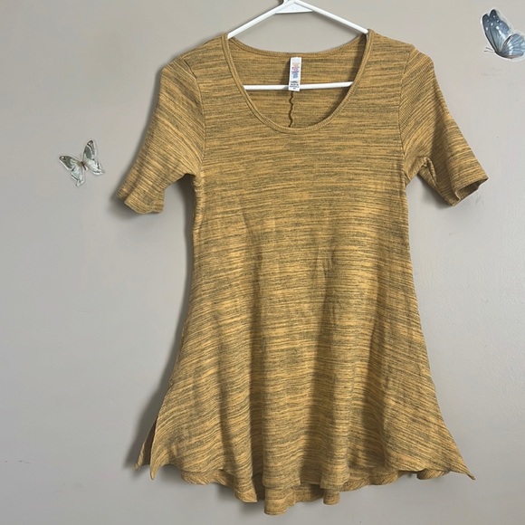 Top - Picture 1 of 2